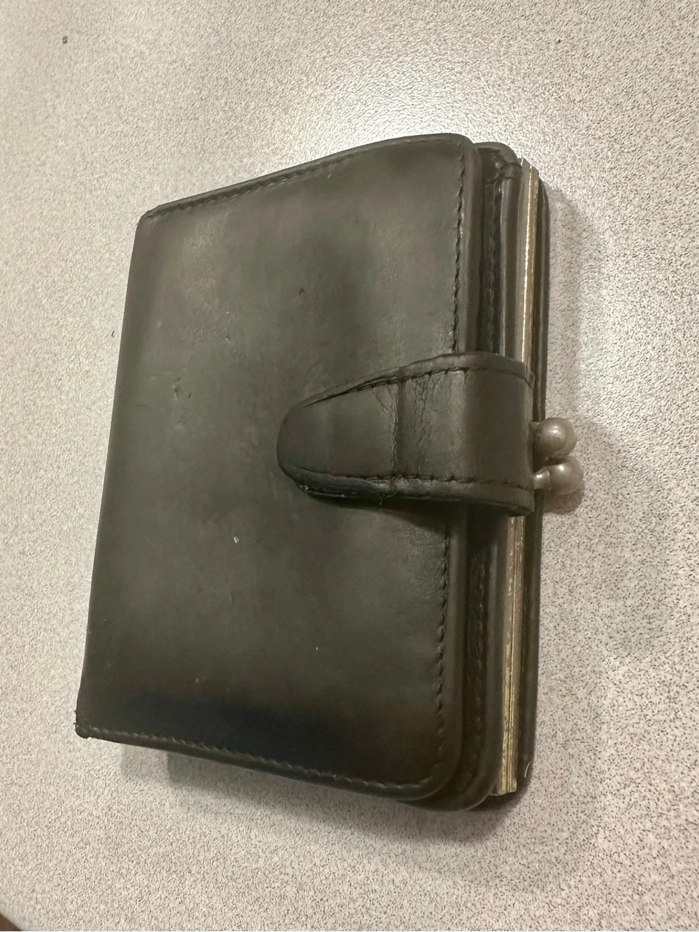 Vintage COACH Black Shiny Leather Wallet Bifold Kiss-Lock Snap Coin Compartment
